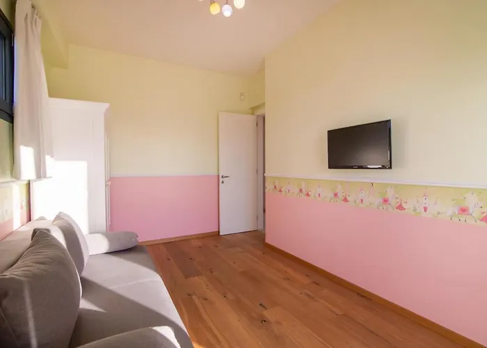 Daire F & B Summer Family - Kassandra -